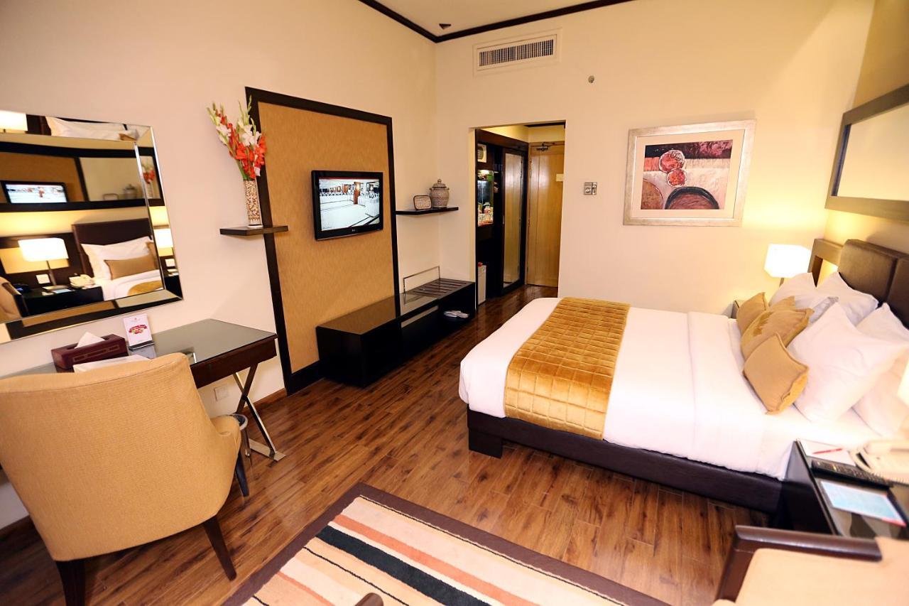 Ramada By Wyndham Multan Hotel Eksteriør billede