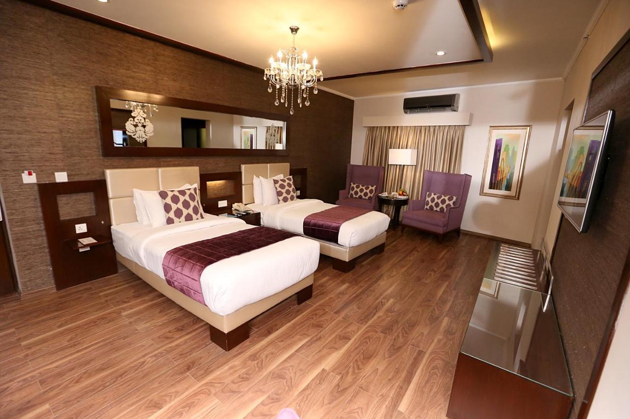 Ramada By Wyndham Multan Hotel Eksteriør billede