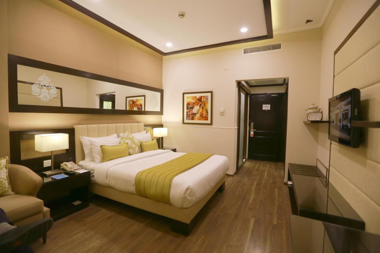 Ramada By Wyndham Multan Hotel Eksteriør billede