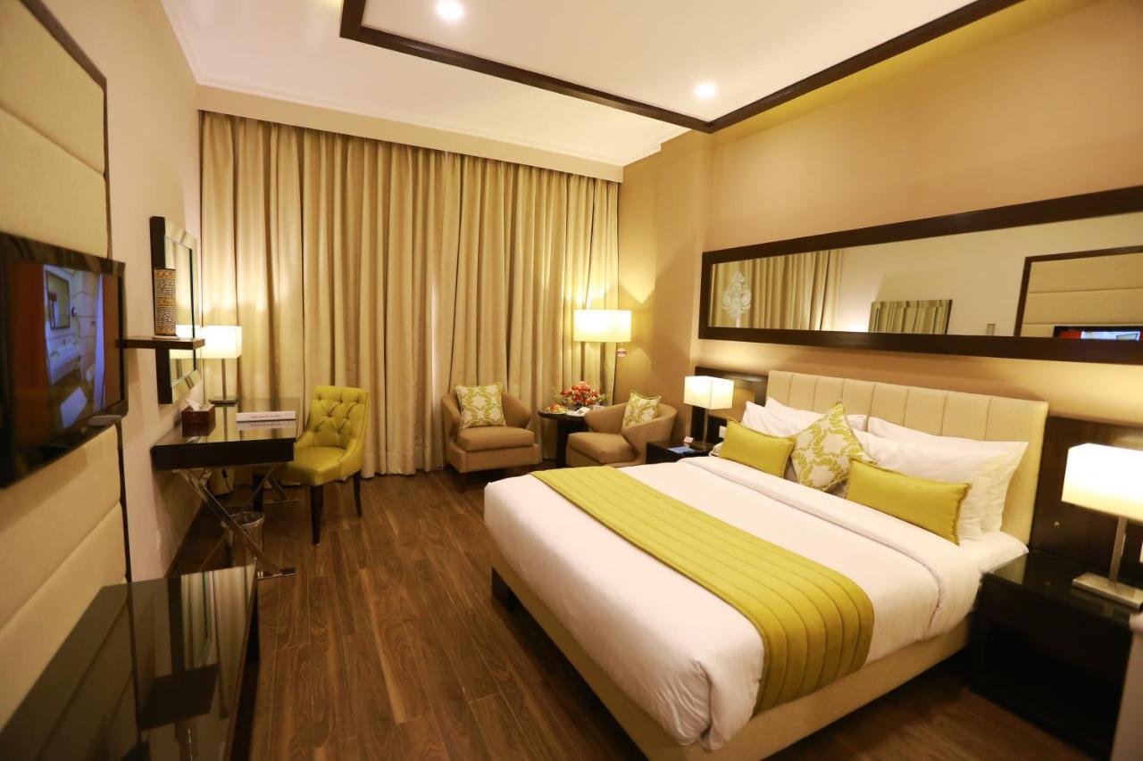 Ramada By Wyndham Multan Hotel Eksteriør billede