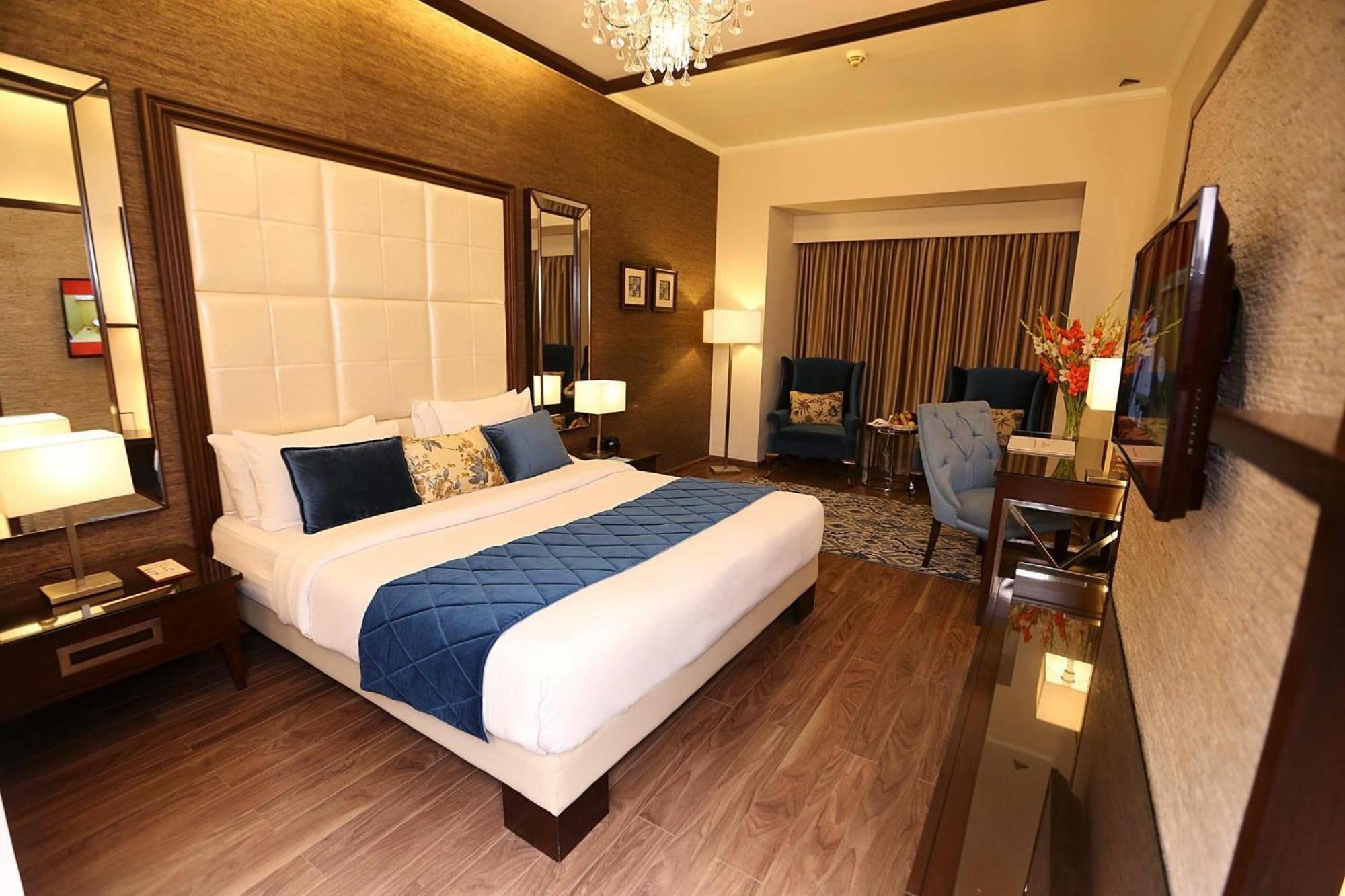 Ramada By Wyndham Multan Hotel Eksteriør billede