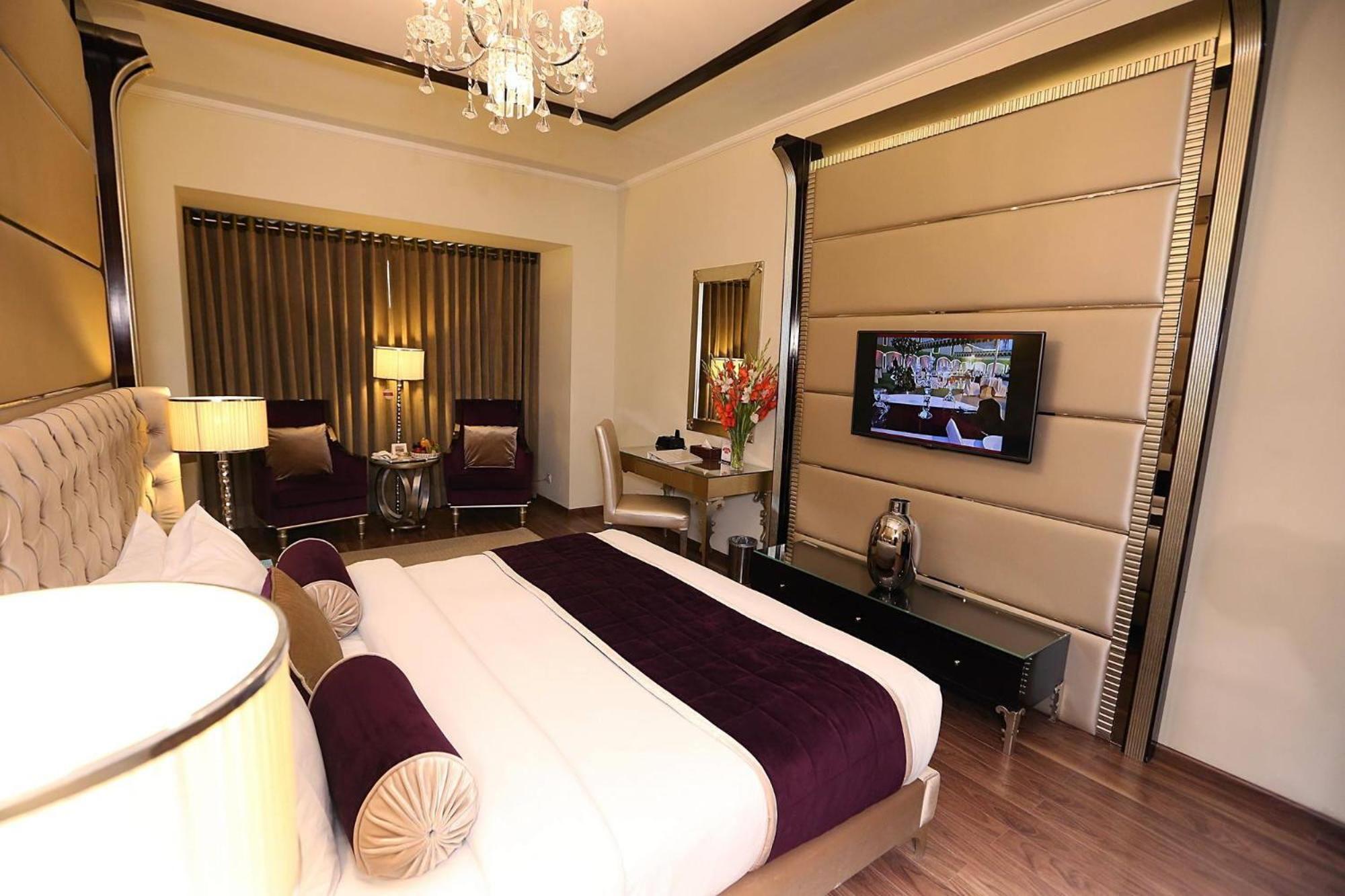 Ramada By Wyndham Multan Hotel Eksteriør billede
