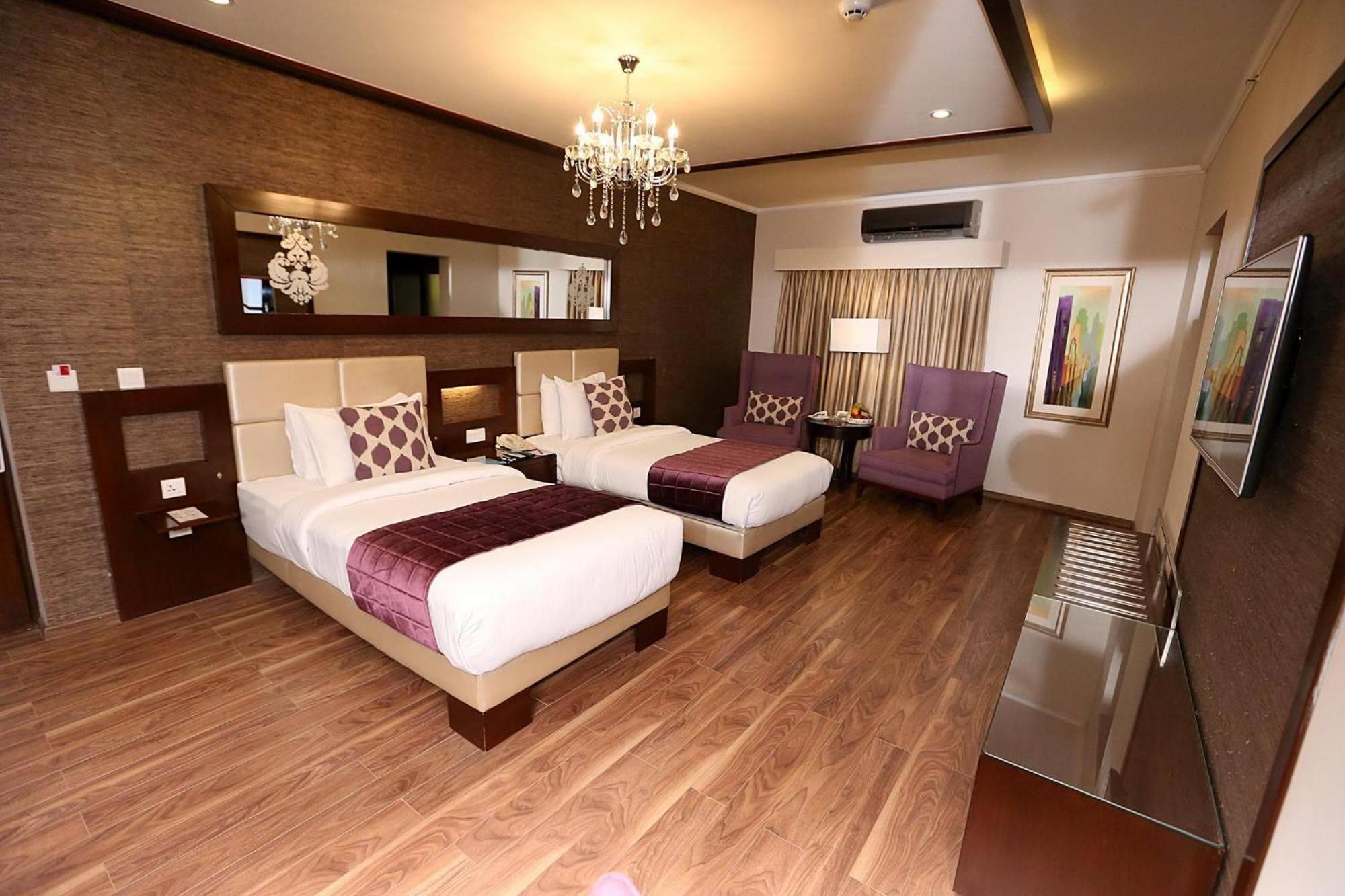Ramada By Wyndham Multan Hotel Eksteriør billede
